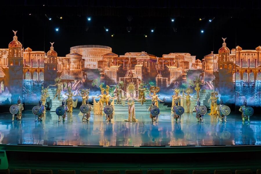 Pattaya: Colosseum Show Experience - A Roman-style theater in Pattaya