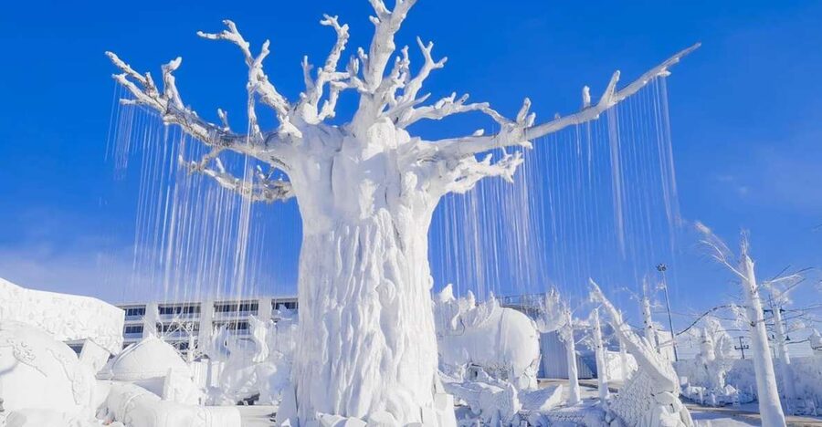 Pattaya: Frost Magical Ice of Siam Entry Ticket - Sand sculptures provide a warmer second act