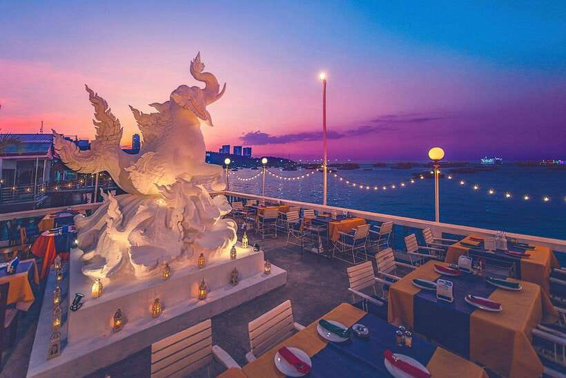 Pattaya: King Seafood Buffet Package - A seafood meal on Pattaya Walking Street
