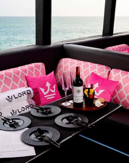 Pattaya: Koh Larn Pirate Cruise with Transfer & Activities - Lunch that keeps the day moving