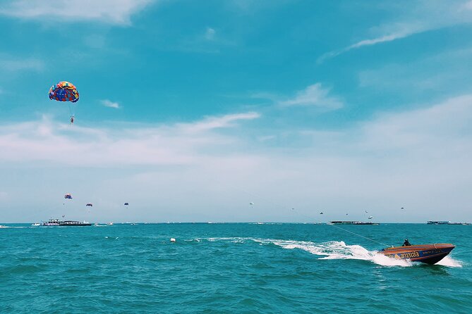 Pattaya: Parasailing Experience - Meeting at Manta Marina Pattaya