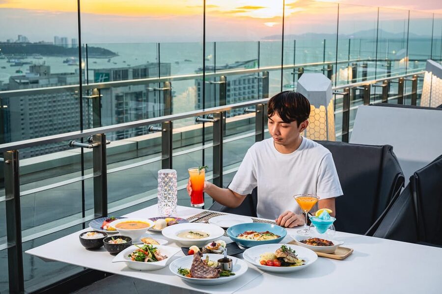 Pattaya: The Sky 32 at Grande CentrePoint Hotel - Is $31 a fair price?