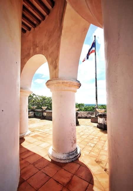 Petchaburi Temples & Royal Palace - small Join Group Tour - Phra Nakhon Khiri and the royal rooms of Khao Wang