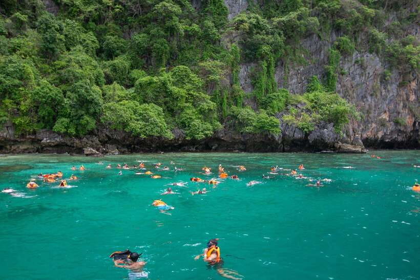 Phi Phi: 7 Islands longtail boat with Sunset and Plankton - Bamboo Island supplies the proper beach break