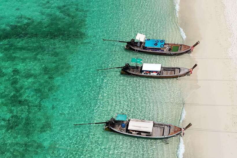 Phi Phi: 7 Islands longtail boat with Sunset and Plankton - Monkey Beach and Viking Cave in the opening hour