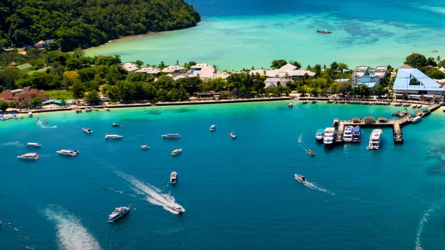 Phi Phi Island Highlights: Cruise, Snorkel & Buffet Lunch - Who should book this island day