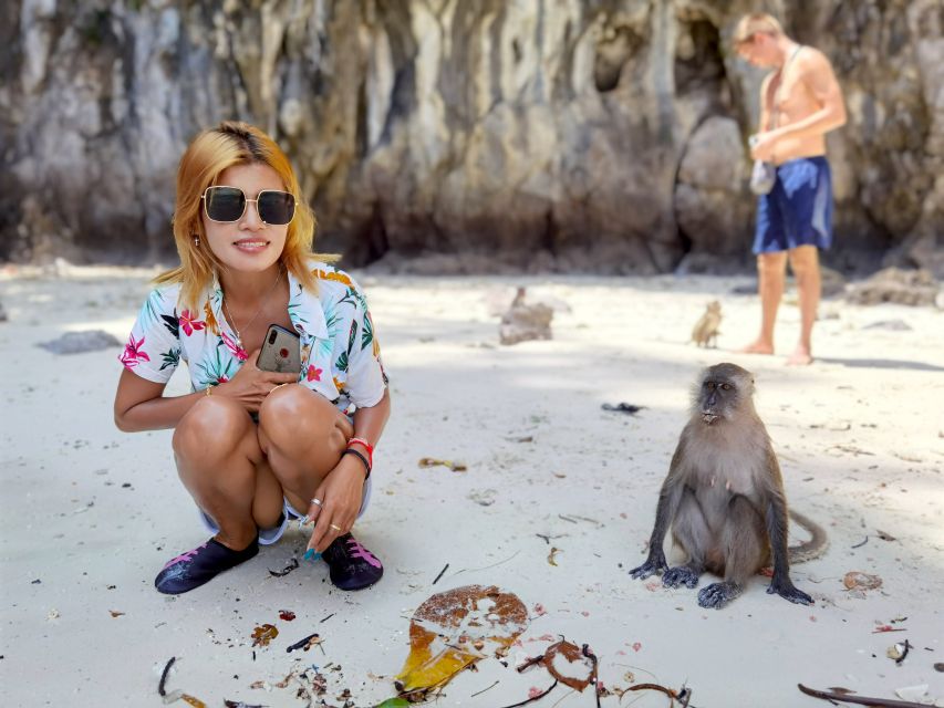 Phi Phi: Maya Bay, Bamboo Island & Plankton Full-Day Tour - How the crew affects the day