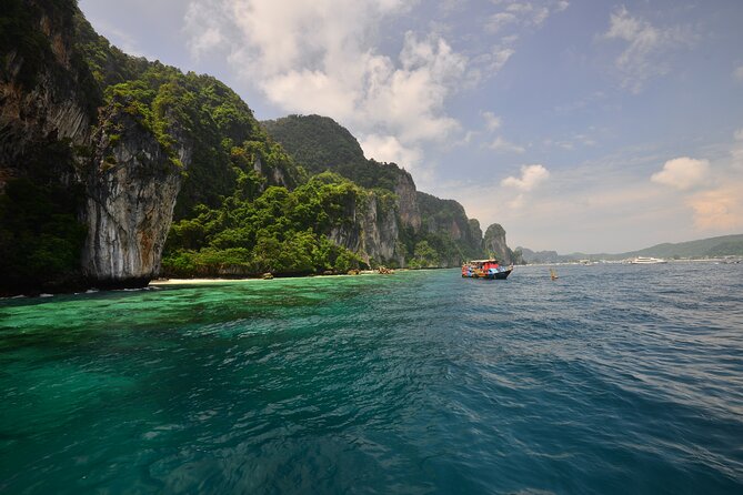 Phi Phi, Maya Bay, & Khai Islands Premium Trip from Phuket - The crew can make or break the day