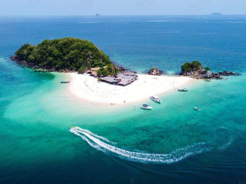 Phuket: 3 Khai Islands Snorkeling Tour - Khai Nai, the cat island with the broadest appeal