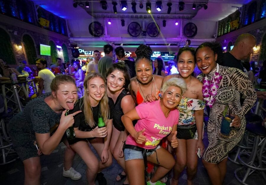 Phuket: Bar Crawl Tour - Finishing at a Patong club