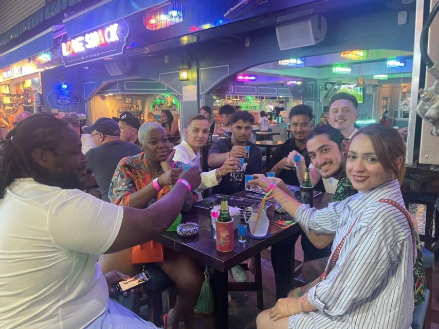 Phuket: Bar Crawl Tour - Drinking without letting the evening run you