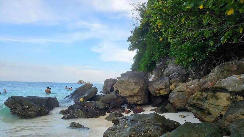 Phuket: Khai Nok, Khai Nai, and Khai Nui Island Day Trip - Food, drinks, and extra spending