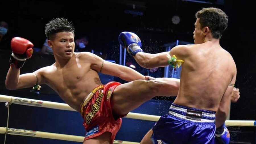 Phuket: Muay Thai Fight at Rawai MuayThai Boxing Camp - The first bell at Rawai MuayThai Boxing Camp