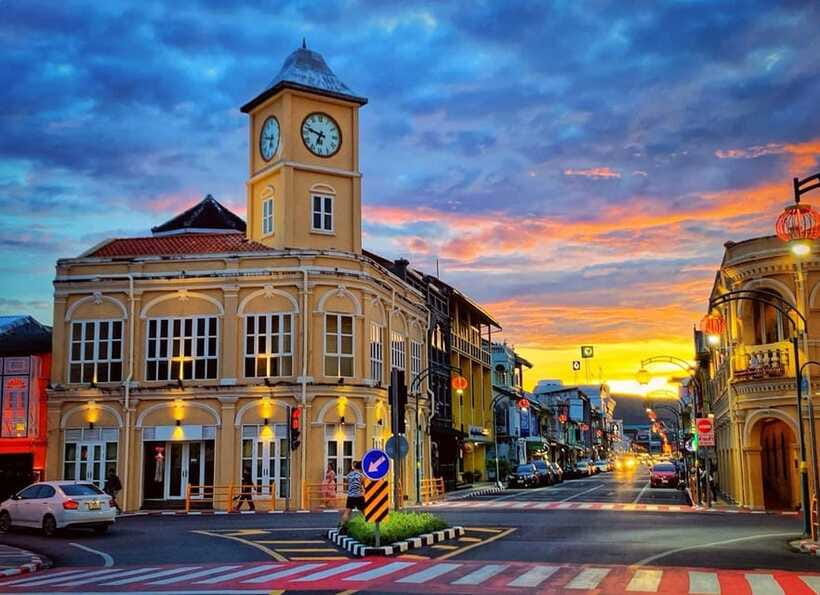 Phuket: Old Town Half-Day Sightseeing with Local Guide - Making sense of the weekend night market