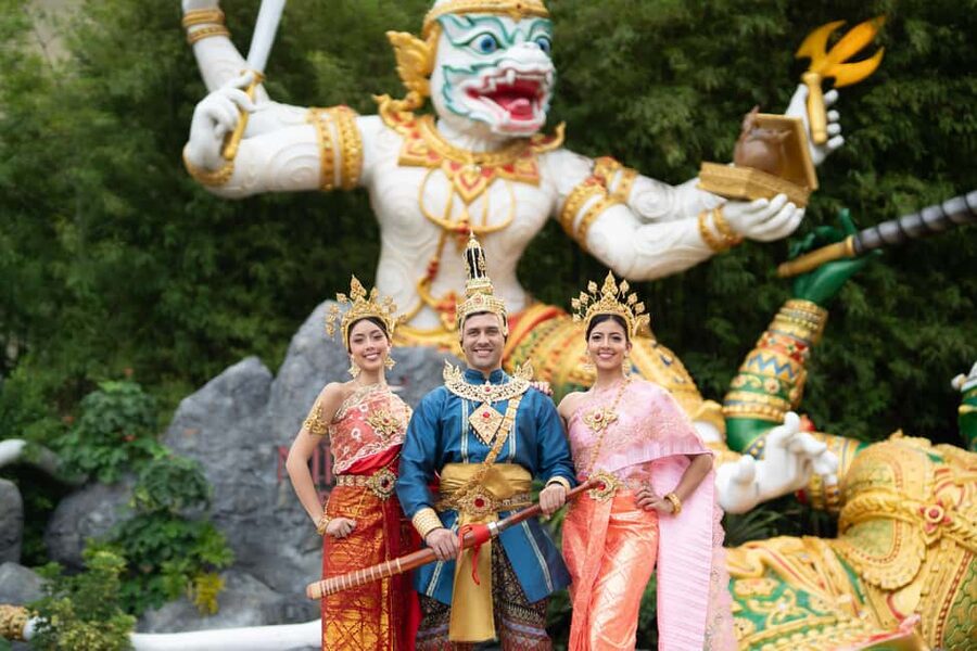 Phuket: Siam Niramit Show with Optional Dinner Buffet - The 5,000-square-meter stage and its visual design