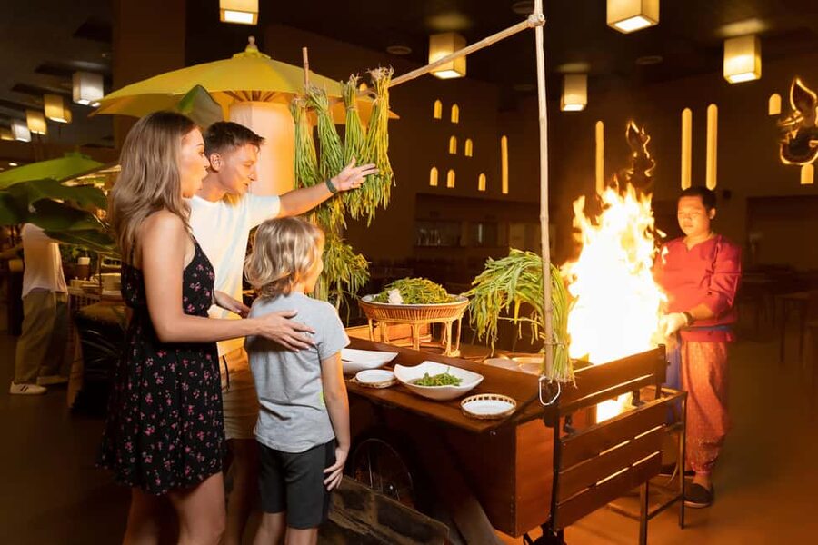 Phuket: Siam Niramit Show with Optional Dinner Buffet - The evening schedule, from buffet to curtain call