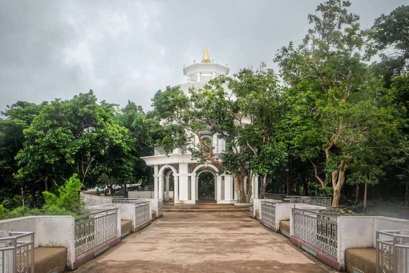 Phuket: Wat Chalong, Viewpoint, and Old Town Guided Tour - What the $55 price includes