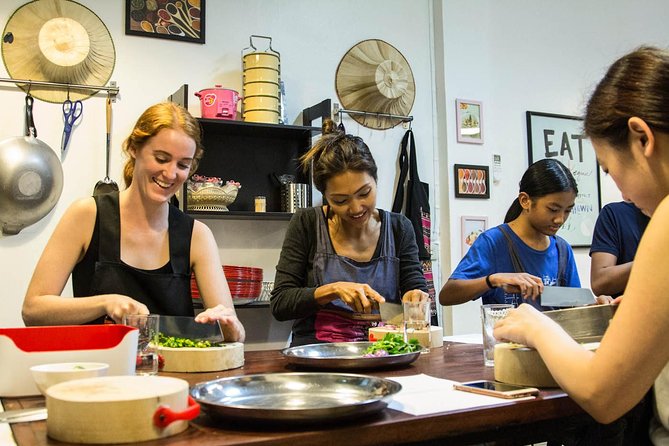 Pink Chili - Thai Cooking Class and Market Tour in Bangkok - Who will enjoy Pink Chili most