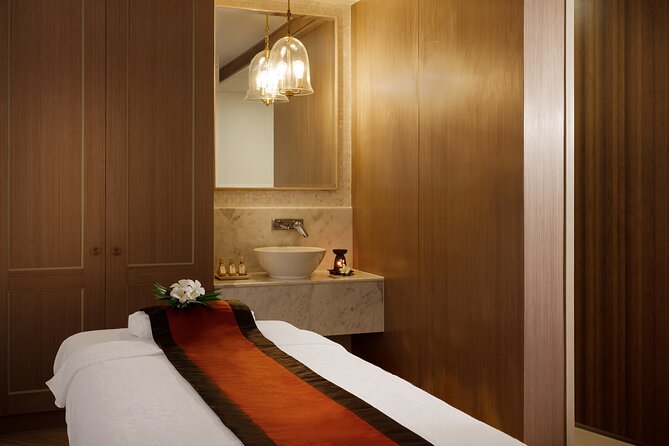 Private Royal Siam Thai Package with Thai Massage in Phuket - The 30-minute coconut scrub comes first