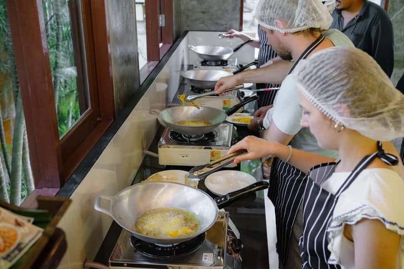 Railay: Hands-On Thai Cooking Class at Railay Beach - From first preparation to a complete Thai meal