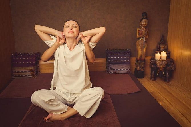 Rest And Relax Massage - Traditional Thai Massage In Bangkok / Sukhumvit - Why the fully clothed format matters