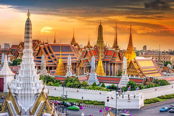 Royal Grand Palace and Bangkok Temples: Half Day Tour - Wat Pho and Bangkok’s reclining Buddha