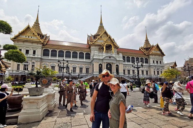 Royal Grand Palace and Bangkok Temples: Half Day Tour - Why a private guide changes the experience