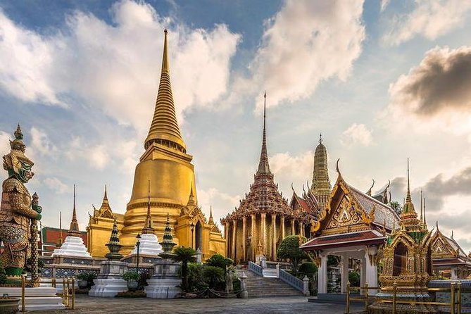 Royal Grand Palace and Bangkok Temples: Half Day Tour - The Grand Palace and the Emerald Buddha