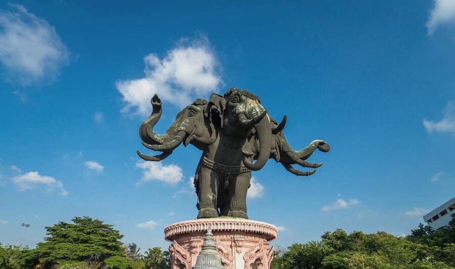 Samut Prakan: Erawan Museum Discounted Admission Ticket - Looking up through the Earth Section