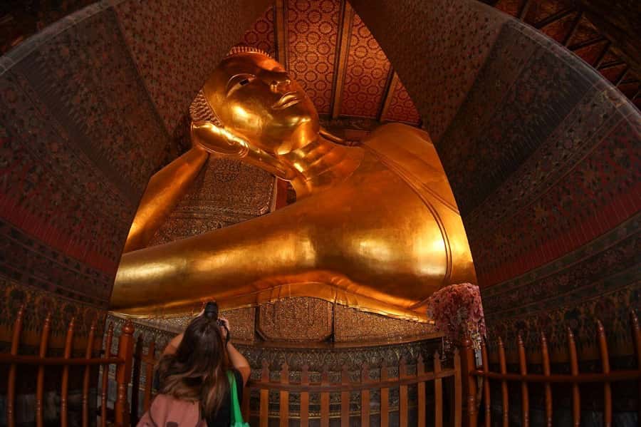 Shared Tour: Wat Pho, Wat Traimit and Wat Benchamabophit - Wat Pho and the 46-meter Reclining Buddha