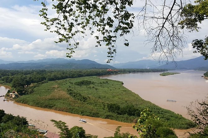Sightseeing Join Tour Chiang Rai / PICK UP ONLY IN CHIANG RAI - Lunch arrives as a practical break