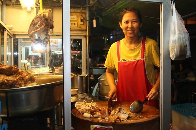 Small-Group Chiang Mai Evening Street Food Tour - Kanom jeen, pork, dumplings, and northern Thai flavors