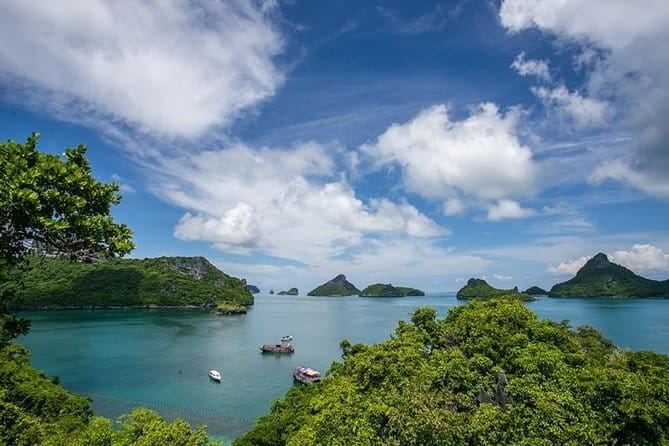 Snorkeling and Kayaking Tour at Angthong Marine Park by Speedboat from Koh Samui - The early start and speedboat crossing