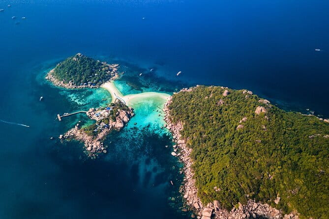 Snorkeling and Kayaking Tour at Angthong Marine Park by Speedboat from Koh Samui - Kayaking beneath the islands