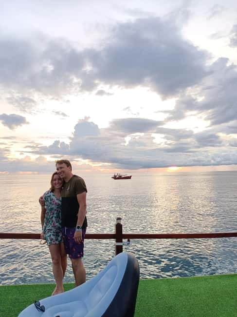 Snorkeling Tour with meals and BBQs - Cocktail - Sunset⭐⭐⭐⭐⭐ - BBQ, cocktail, and sunset from the upper deck