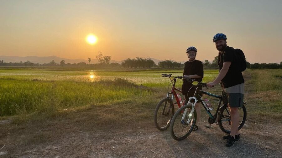Sukhothai: 2.5-Hours Guided Countryside Sunset Bike Tour - Meeting your guide and leaving Sukhothai town