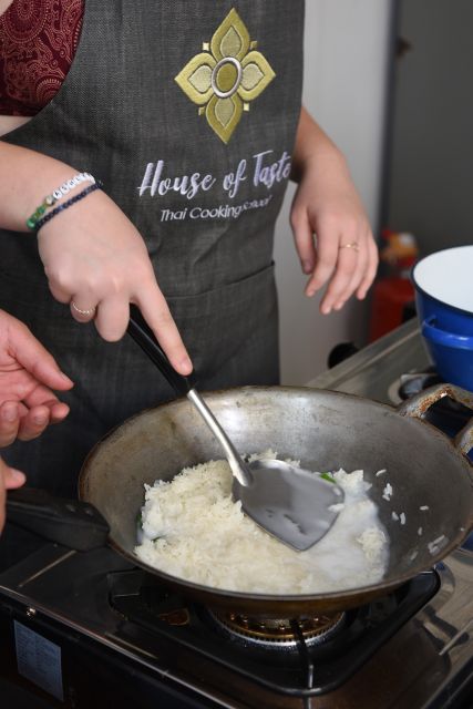 Sukhumvit: Hands-on Thai Cooking Class & Market Tour in BKK - Four dishes, cooked and eaten one at a time