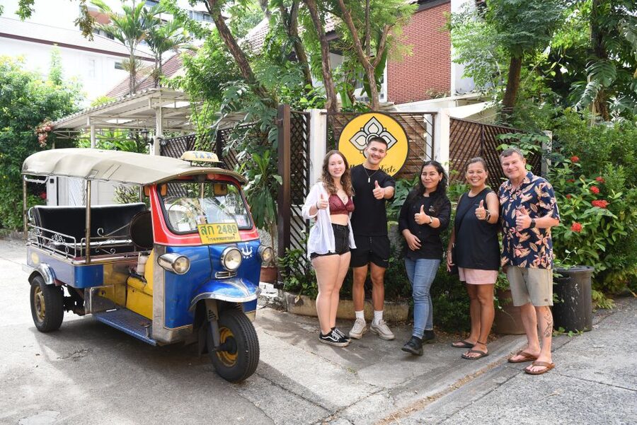 Sukhumvit: Hands-on Thai Cooking Class & Market Tour in BKK - The curry-paste lesson is the real hands-on highlight
