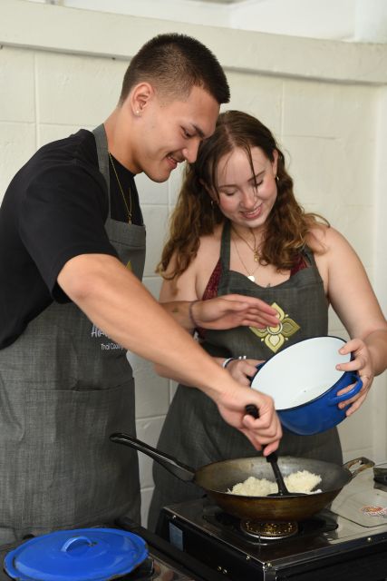 Sukhumvit: Hands-on Thai Cooking Class & Market Tour in BKK - Dietary needs and practical comfort