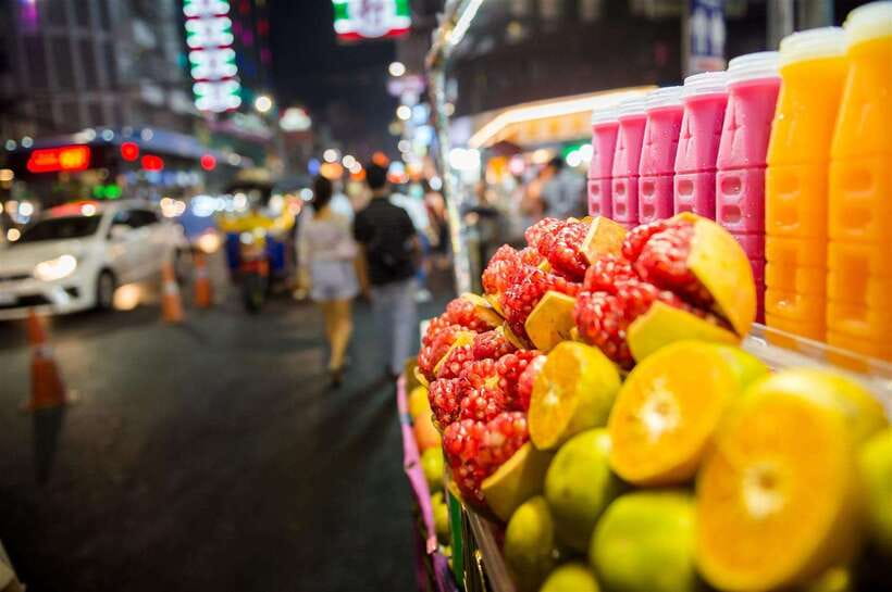 Taste of Bangkok: A 3-Hour Chinatown Food Feast - The Michelin-star stop and local food stalls
