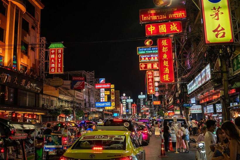 Taste of Bangkok: A 3-Hour Chinatown Food Feast - A sweet finish in the Chinatown night