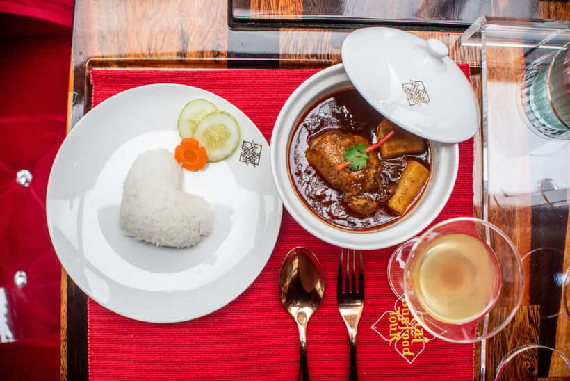 Thai Bus Food Tour Experience in Bangkok - The Grand Palace, Wat Phra Kaew, Wat Pho, and Wat Arun