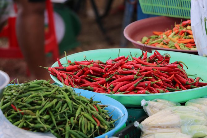 Thai Cooking Class in Khao Lak by Amazon Prime Series Chef - Cooking Curry Paste from Scratch
