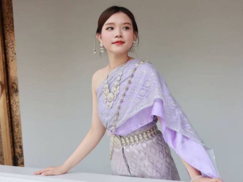 Thai Costume Rental - Language help and the booking setup