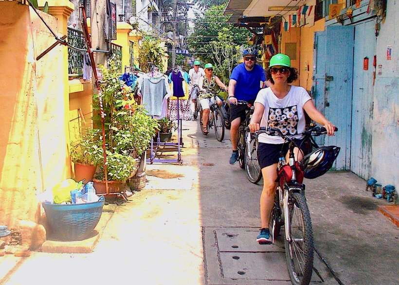 Thai culture and Bangkok local life guided bike tour - Chinatown by bicycle, with snacks along the way