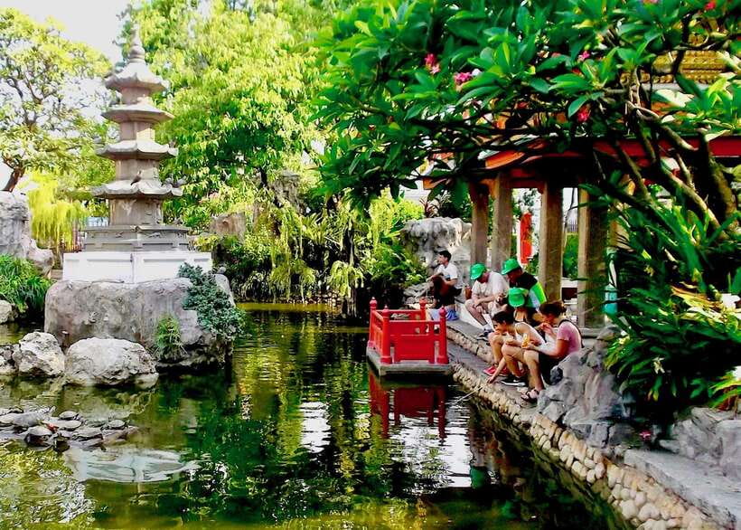 Thai culture and Bangkok local life guided bike tour - The return along the river cycle path
