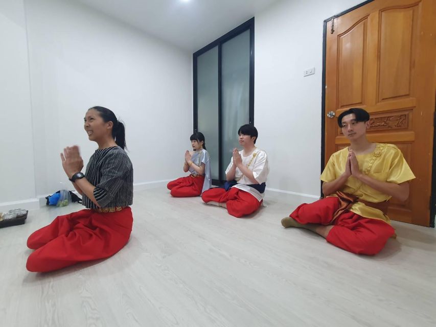 Thai Dance Class - Welcome drink, Thai dessert, and a gentler start