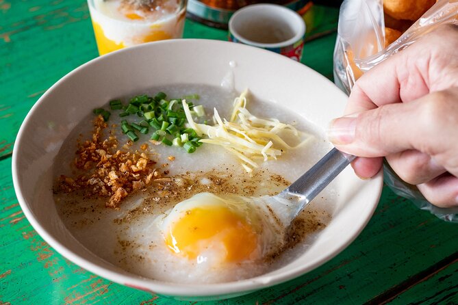 Thai Street Food & Morning Market Walking Tour in Hua Hin - Read Hua Hin Through Chat Chai Market