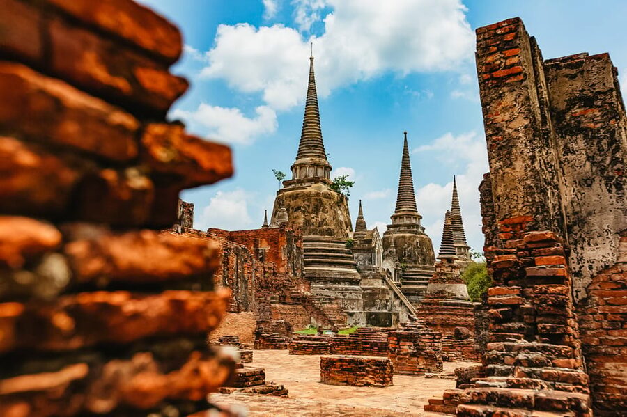 The Old Siam: Ayutthaya Temples Small Group Tour with Lunch - Dress, Heat, and Temple Etiquette