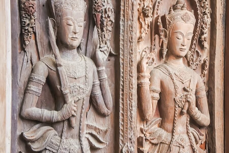 The Old Siam: Ayutthaya Temples Small Group Tour with Lunch - Wat Mahathat and the Image Everyone Comes to See